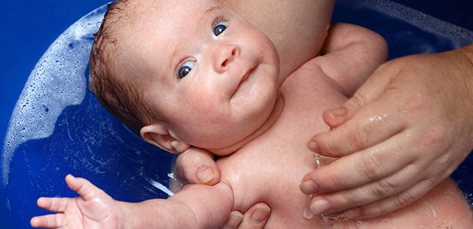 Картинки по запросу Основные правила купания ребенка